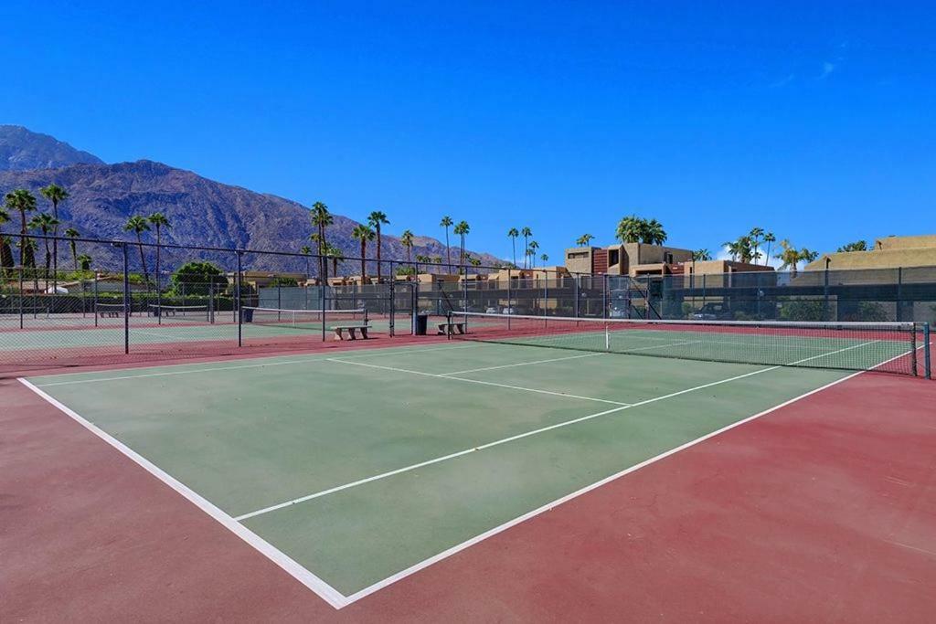 Deluxe 1 Bedroom Palm Springs Condo..Great Views! Exterior photo